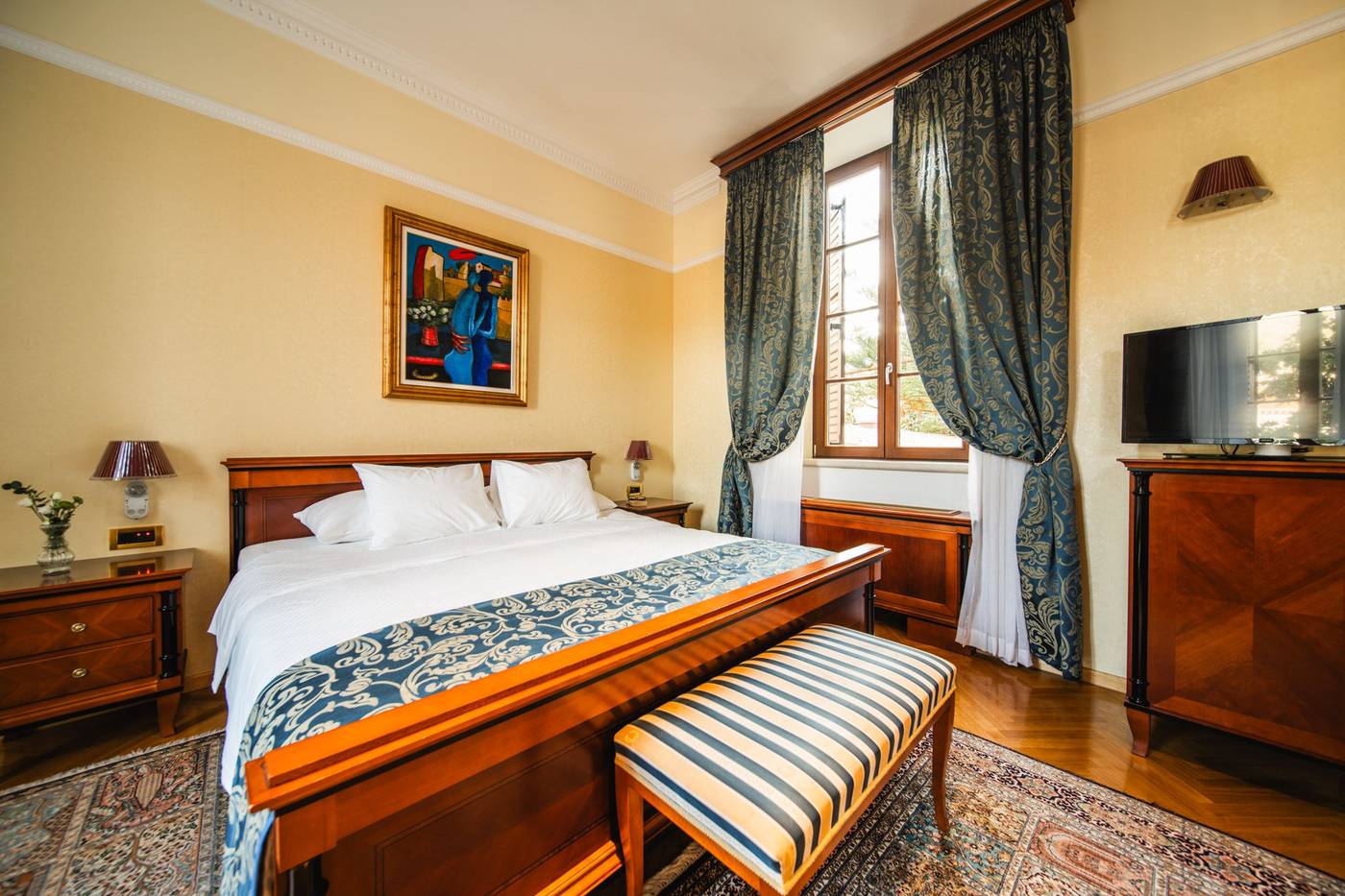 Kazbek-Room-26
