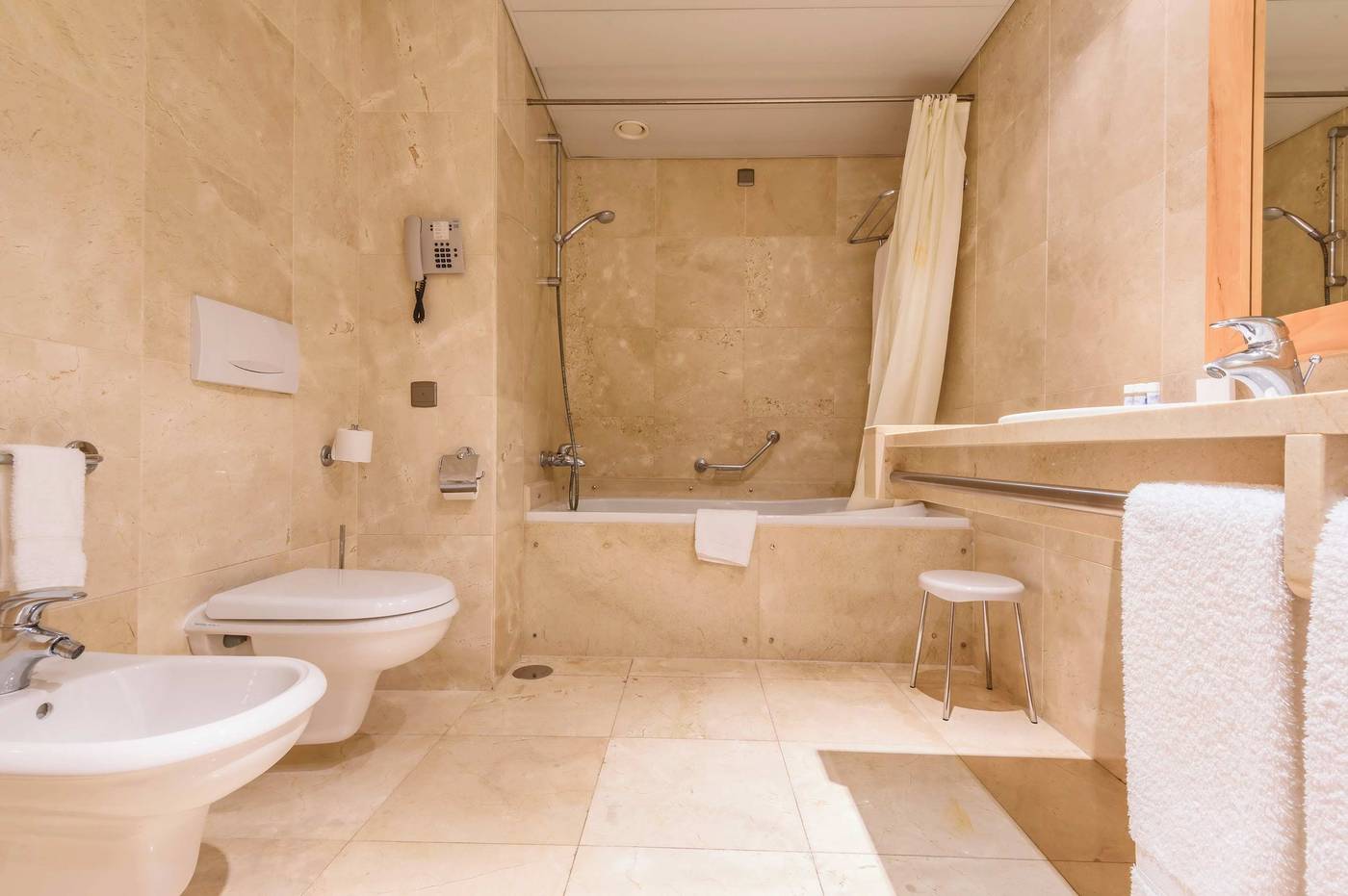 Real-Palacio-Room-26