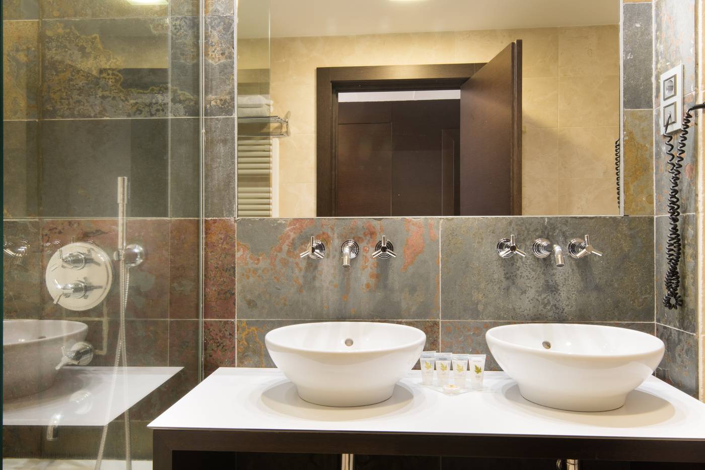 Mas-Sola-Room-41