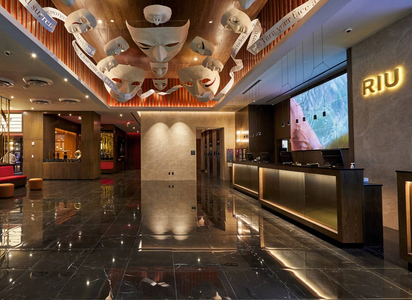 Riu-Plaza-Manhattan-Times-Square-Lobby-1