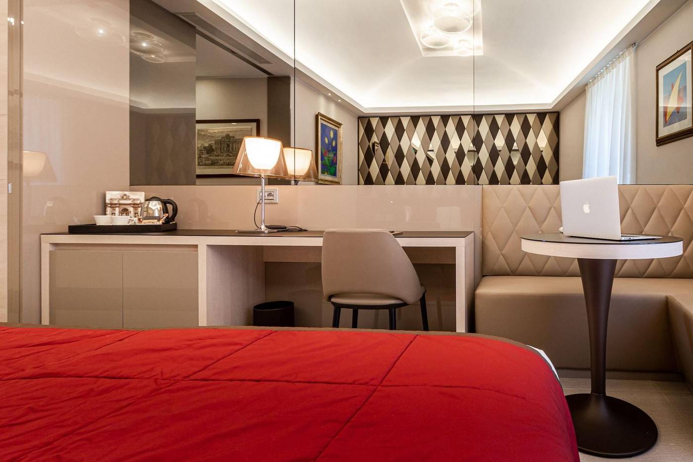 Harry-s-Bar-Trevi-Hotel---Restaurant-Room-7