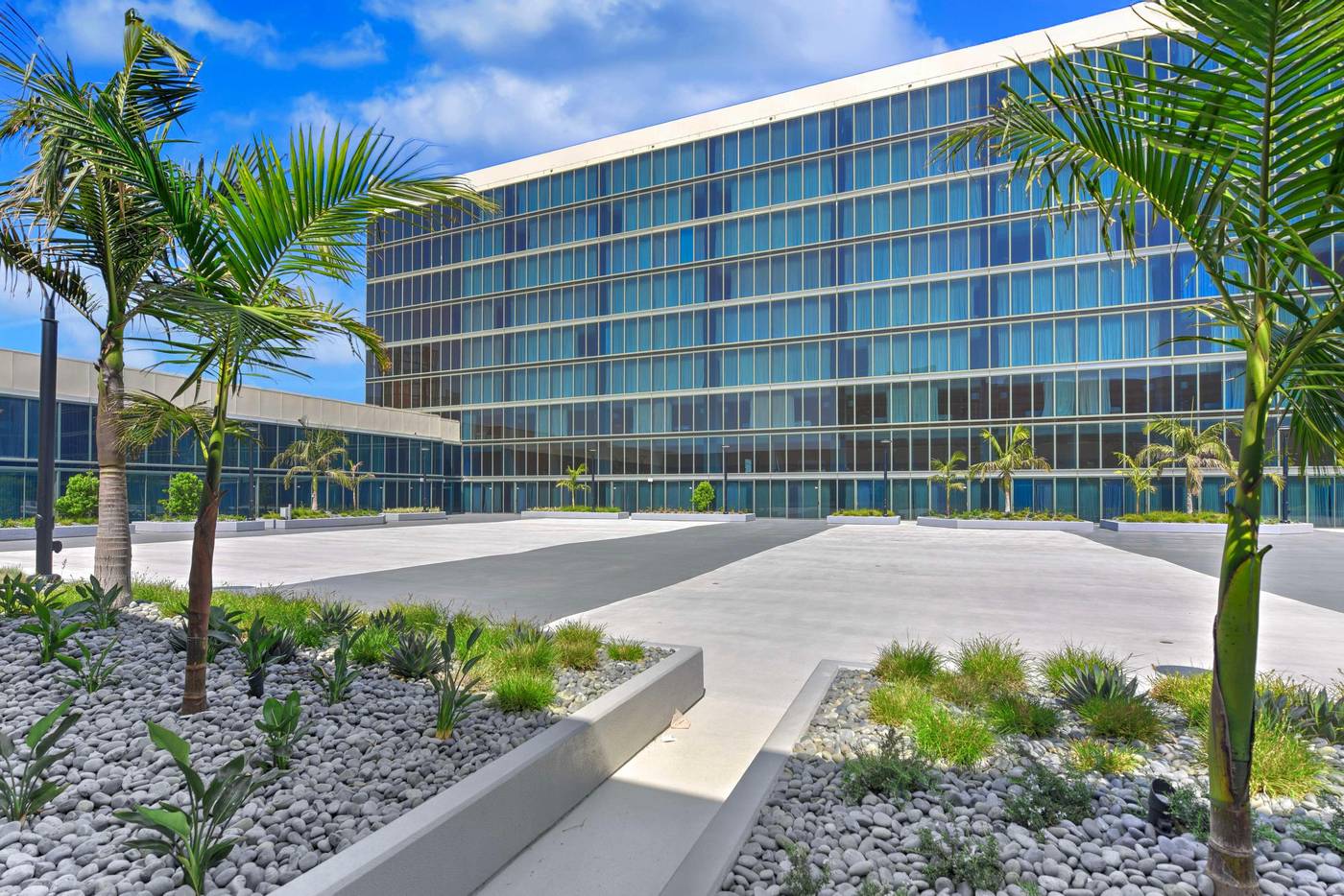 Hilton-Anaheim-General-view-2