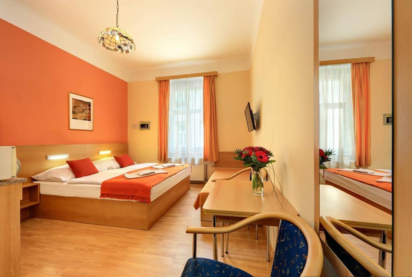 Hotel-Golden-City-Garni-Room-7