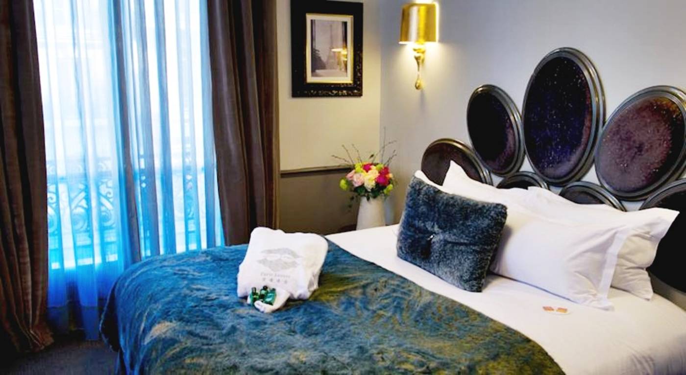 Hotel-Lumen-Paris-Louvre-Room-26