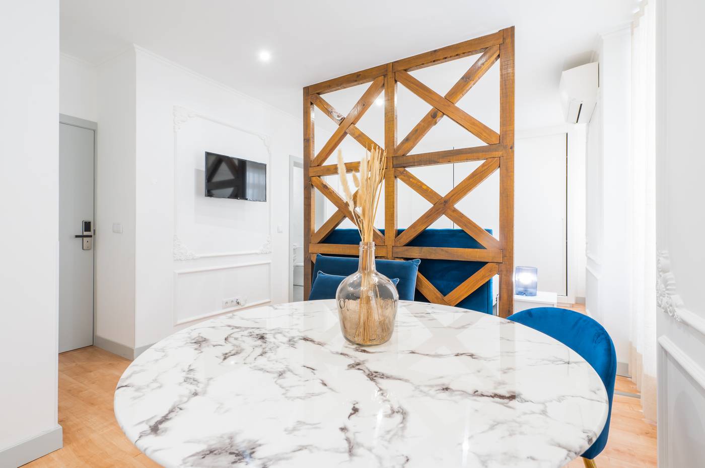 Via-Augusta-129-Room-34