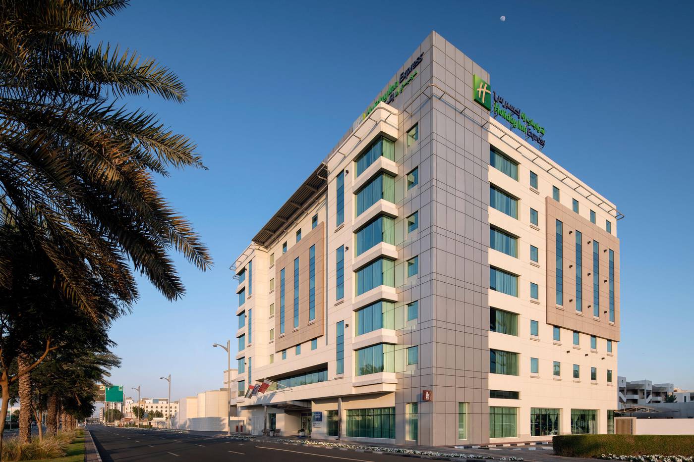 Holiday-Inn-Express-Jumeirah-General-view-2