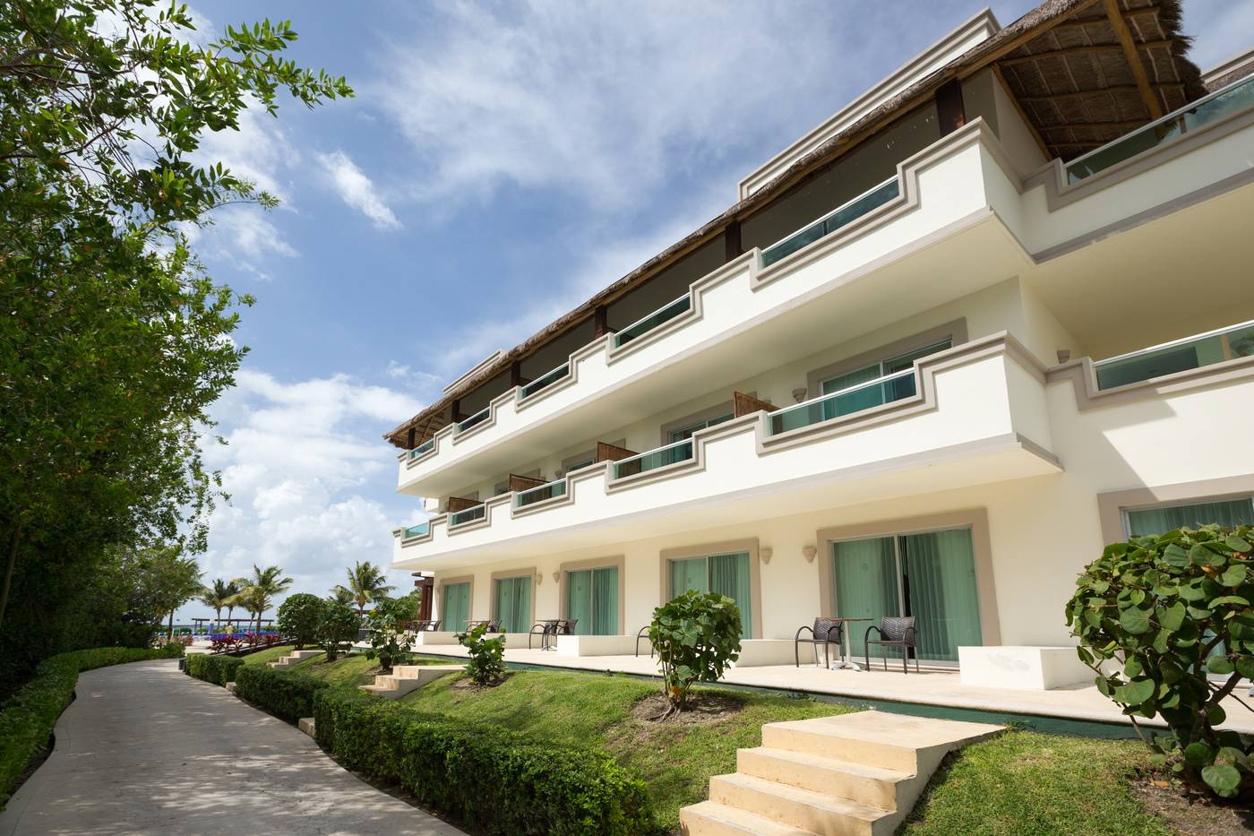 Bluebay-Grand-Esmeralda-General-view-12