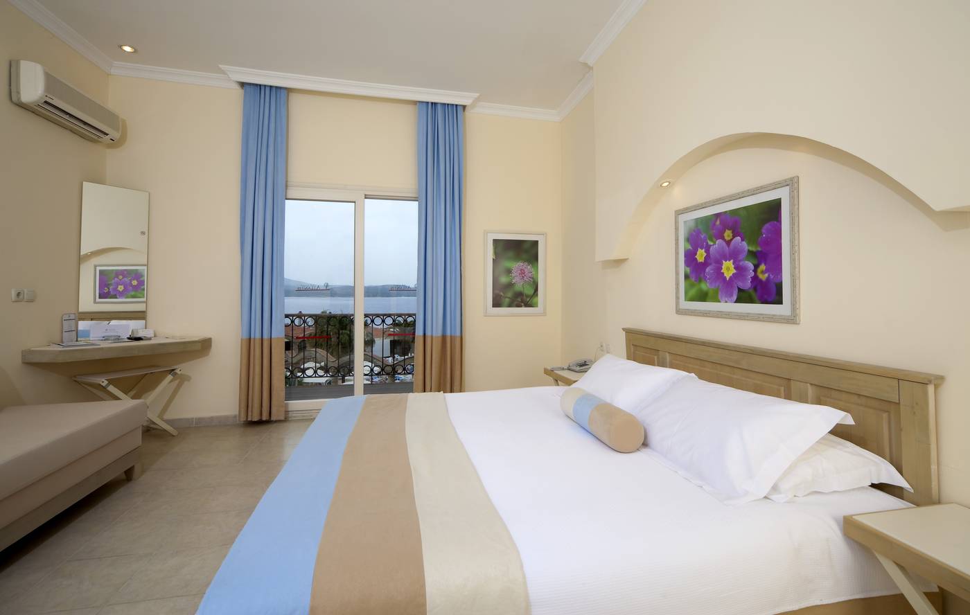 Club-Resort-Atlantis-Room-34