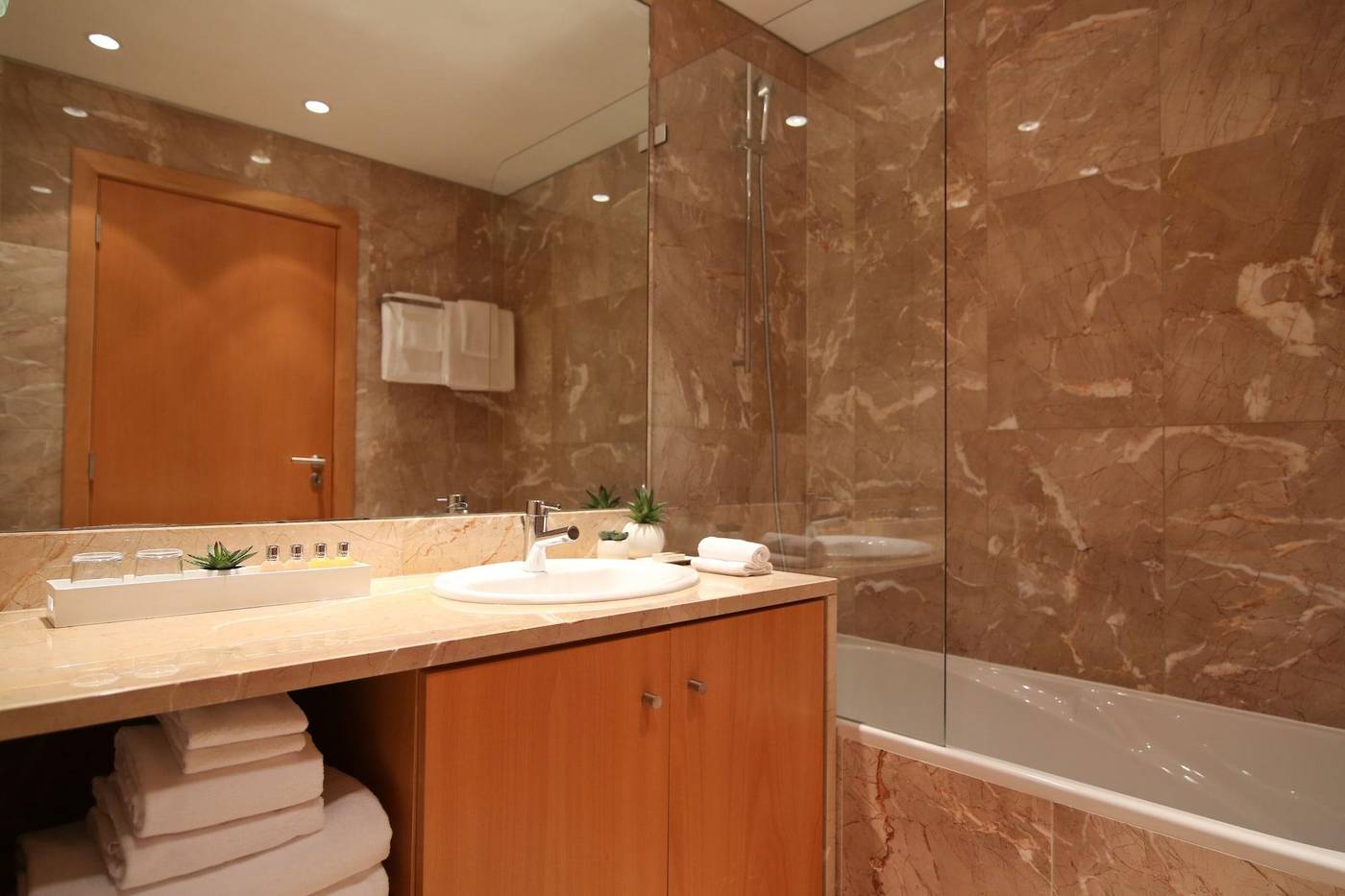 Panoramic-Living-Room-29