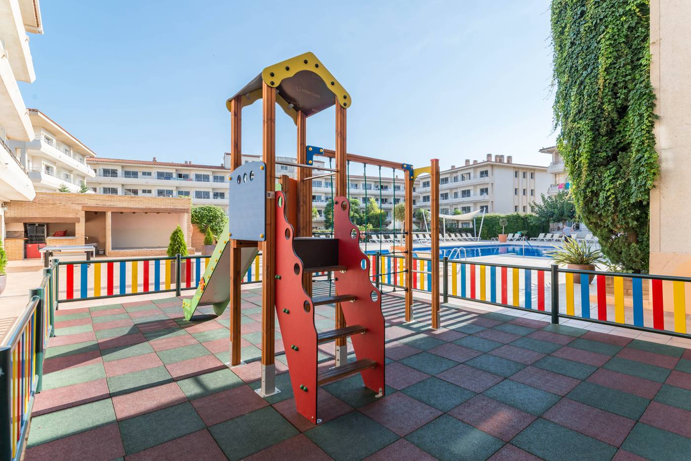 Pierre-et-Vacances-Estartit-Playa-Sports-and-Entertainment-34