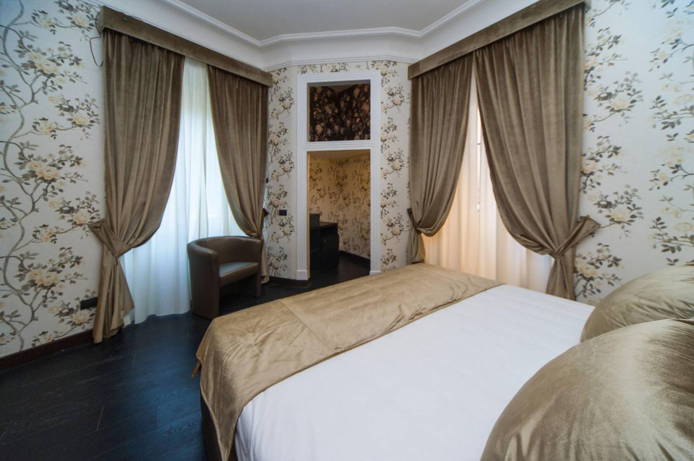 Via-Veneto-Suites-Room-27