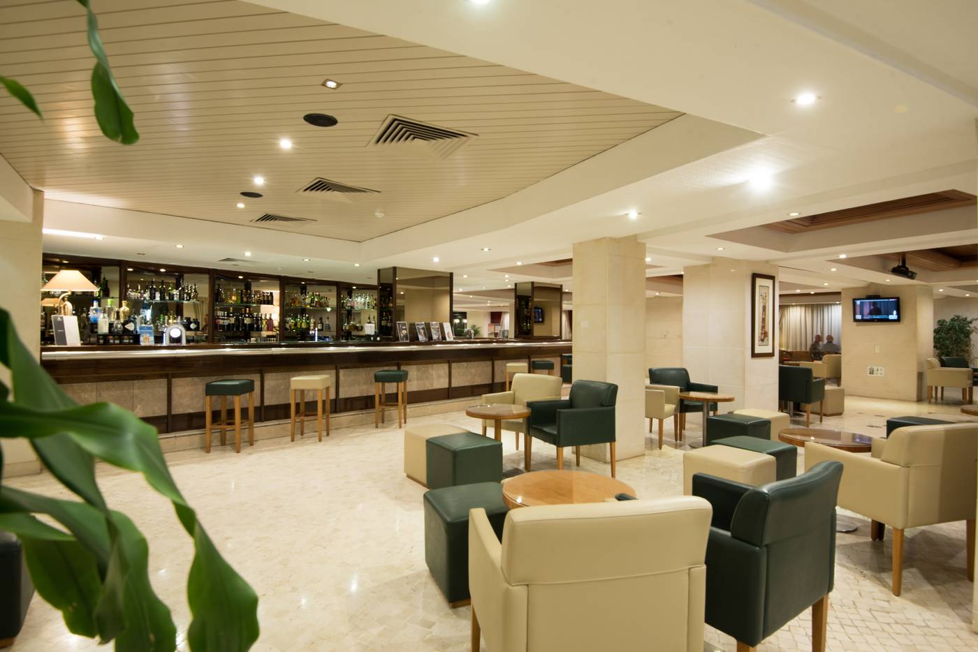 Vila-Gale-Ampalius-Bar-40