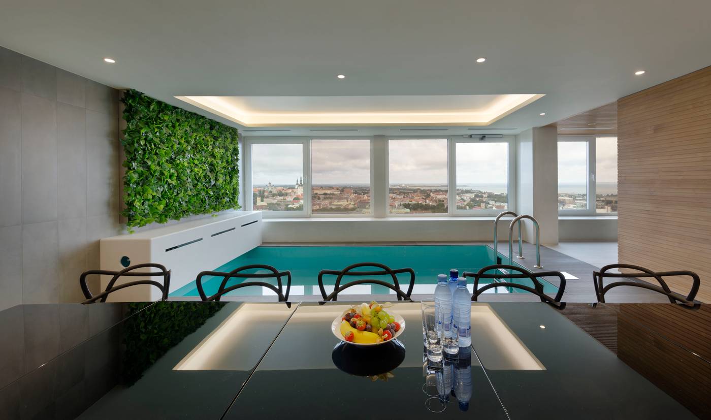 Radisson-Blu-Hotel-Olumpia--Pool-61