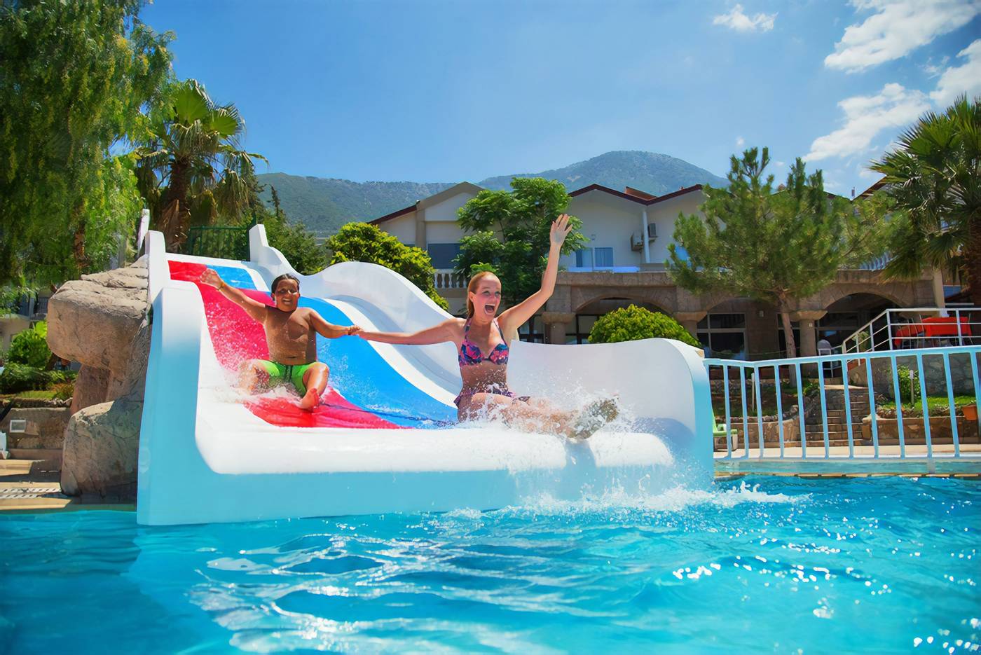 Daisy-Garden-Resort-Hotel-Pool-6