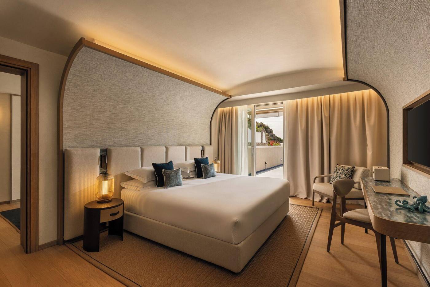 Mazzaro-Sea-Palace-Room-13