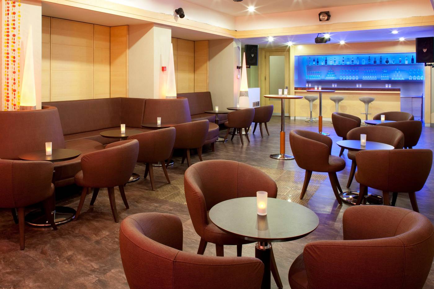 Holiday-Inn--Istanbul-City-Bar-19