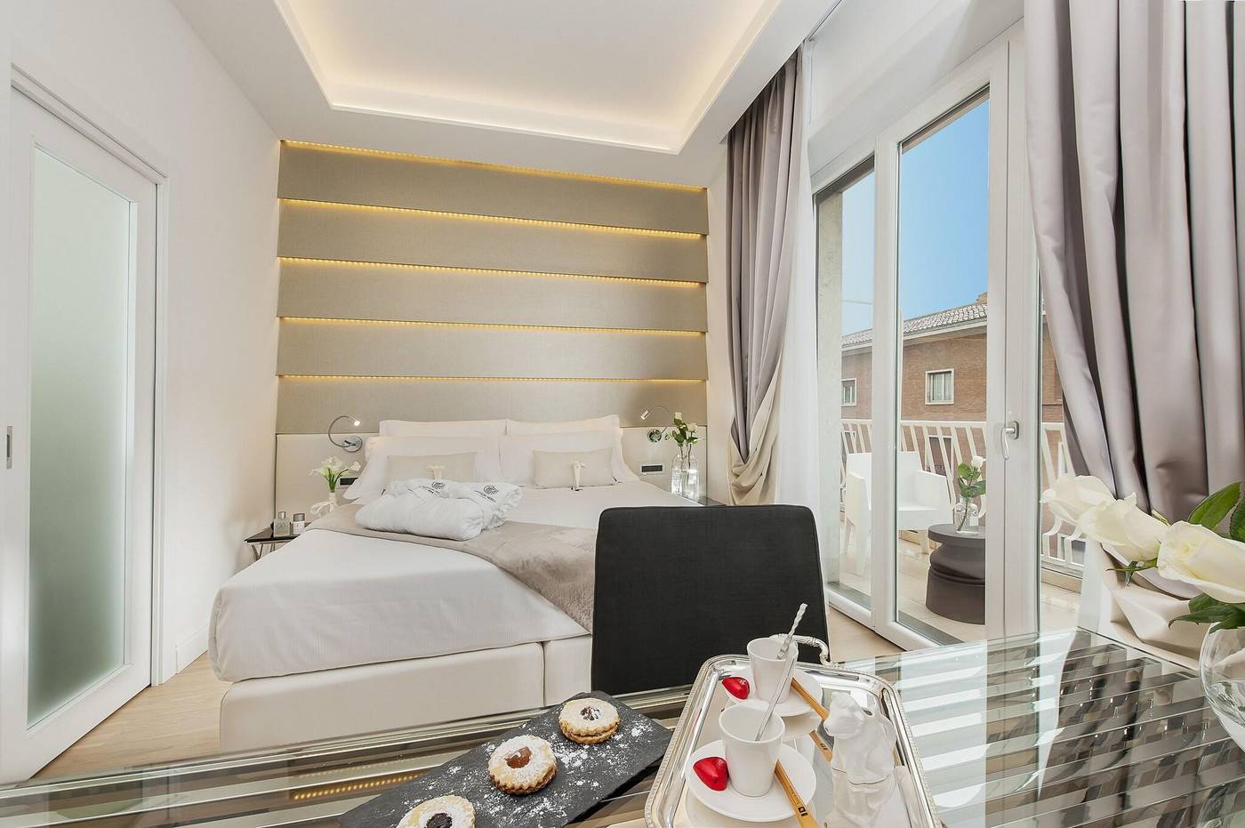 Vatican-Style-Room-16