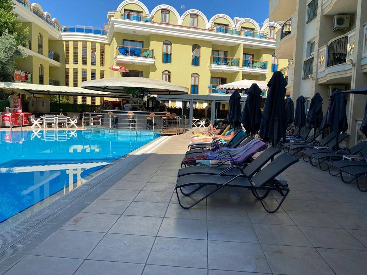 Club-Karakas-Pool-14