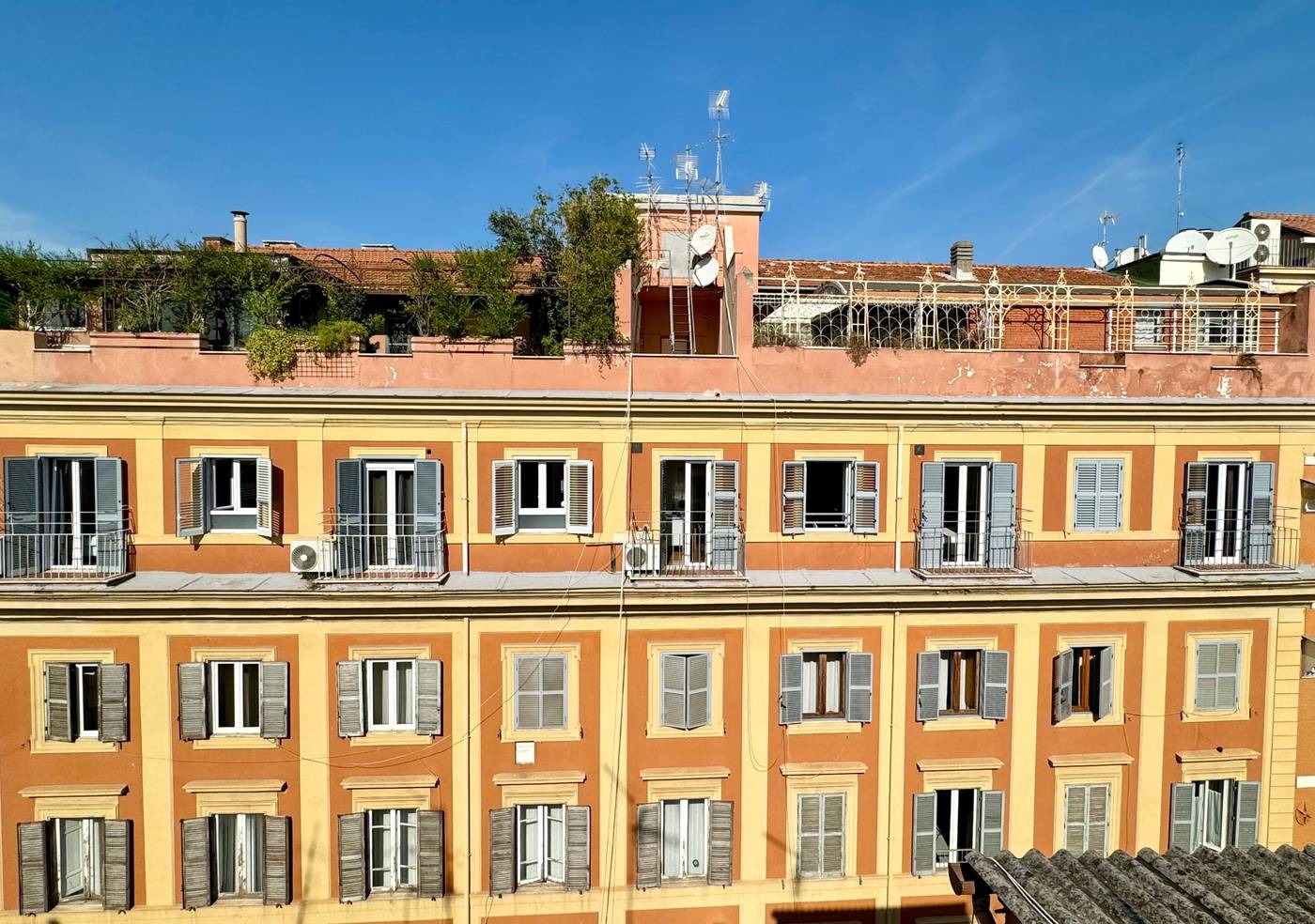 Bon-Ton-Suites-General-view-6