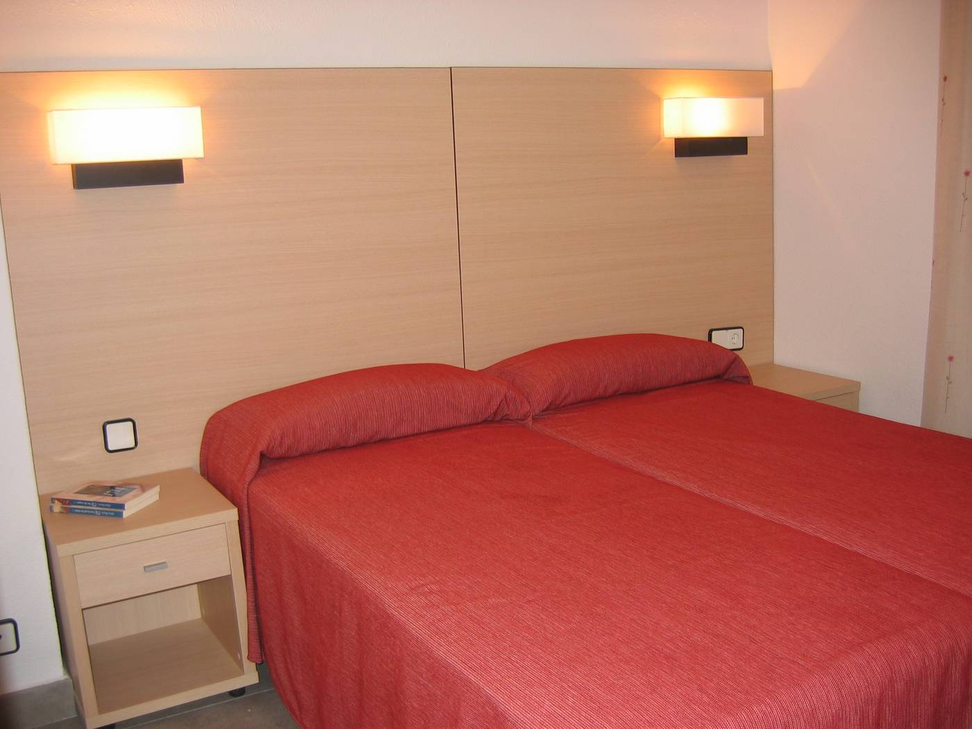 Cye-Salou-Apartments-Room-16