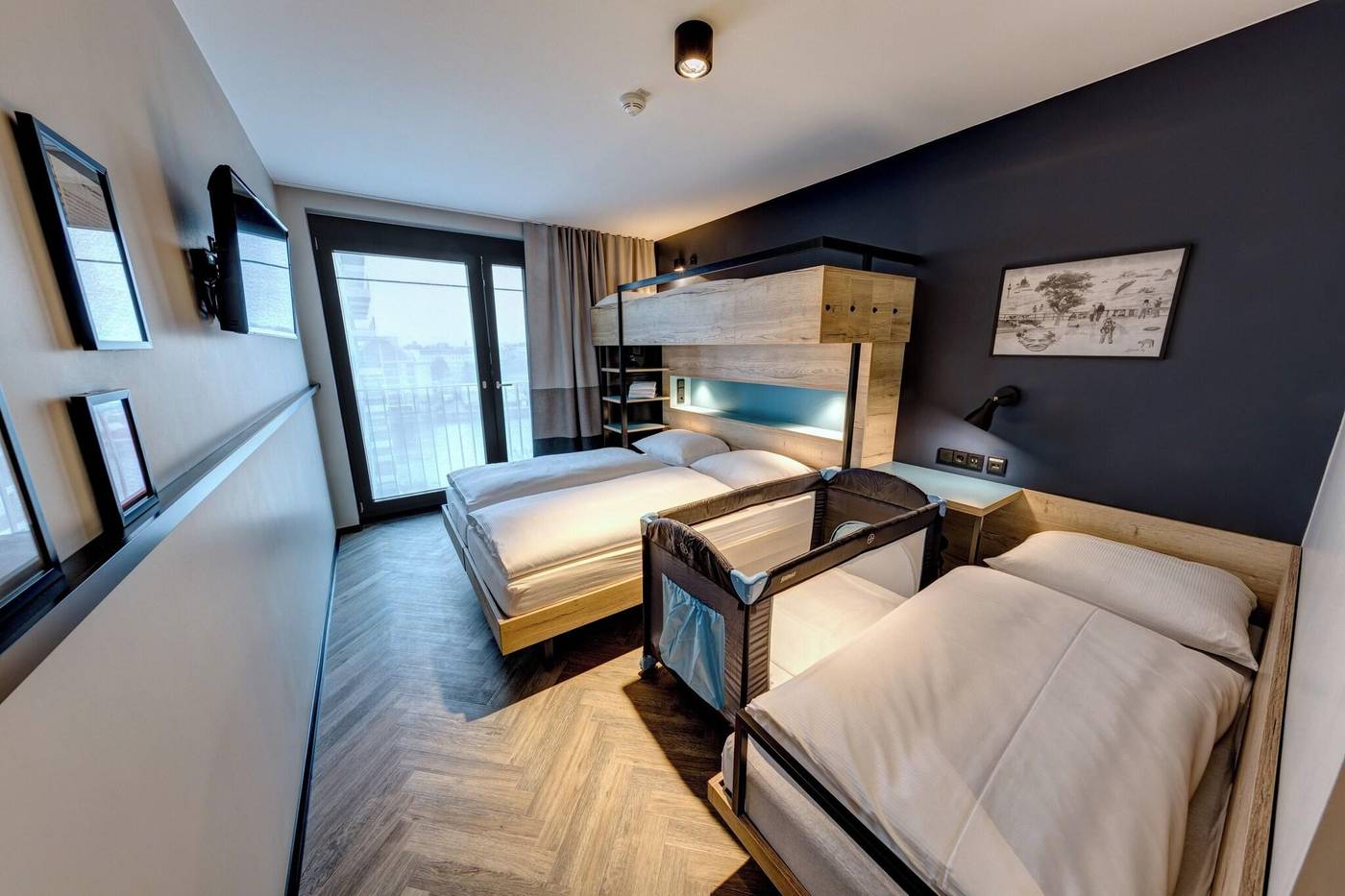 Schulz-Hotel-Berlin-Wall-At-The-East-Side-Gallery-Room-5