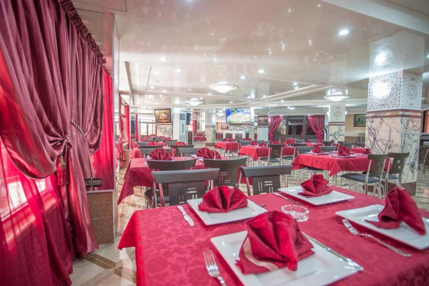 Hotel Les Ambassadeurs 16.10