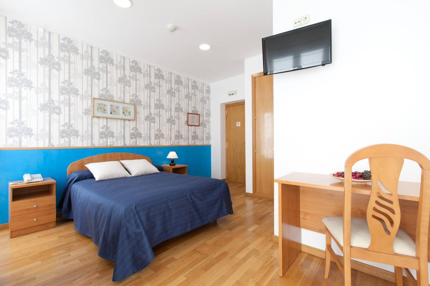 Hostal-Montaloya-Room-5