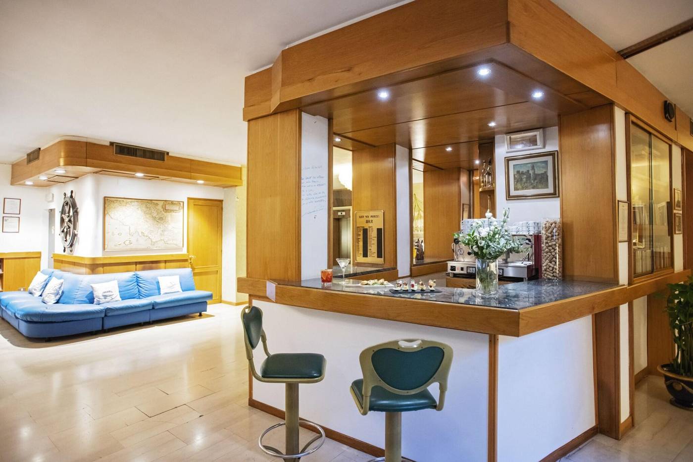 Hotel-L-Approdo-Lobby-14