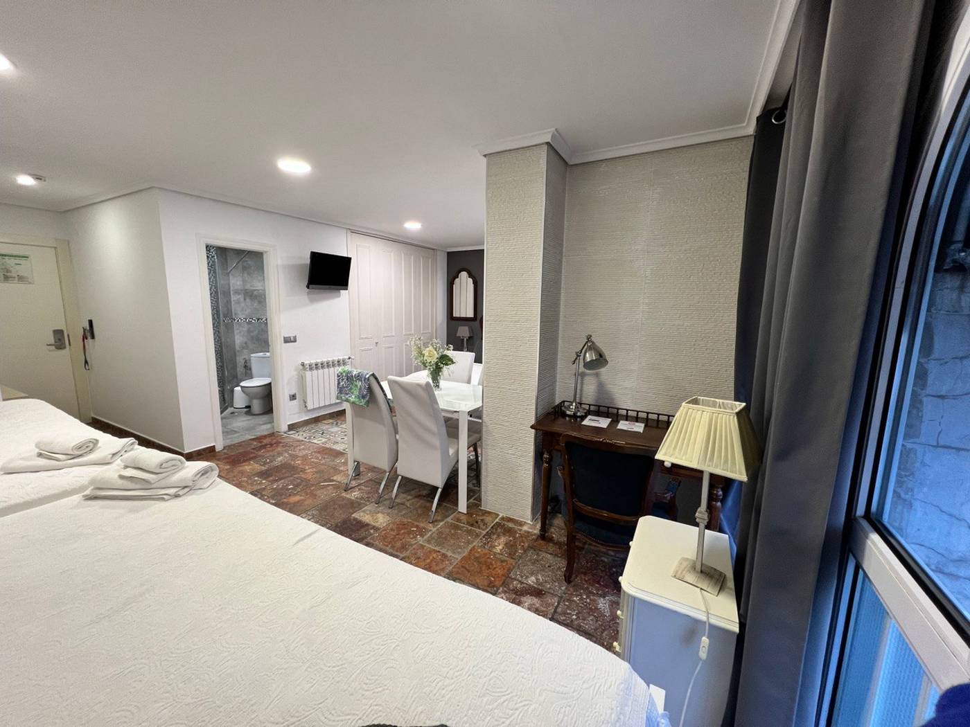 Apartamentos Las Brisas-Spain-SANTANDER-Room-5