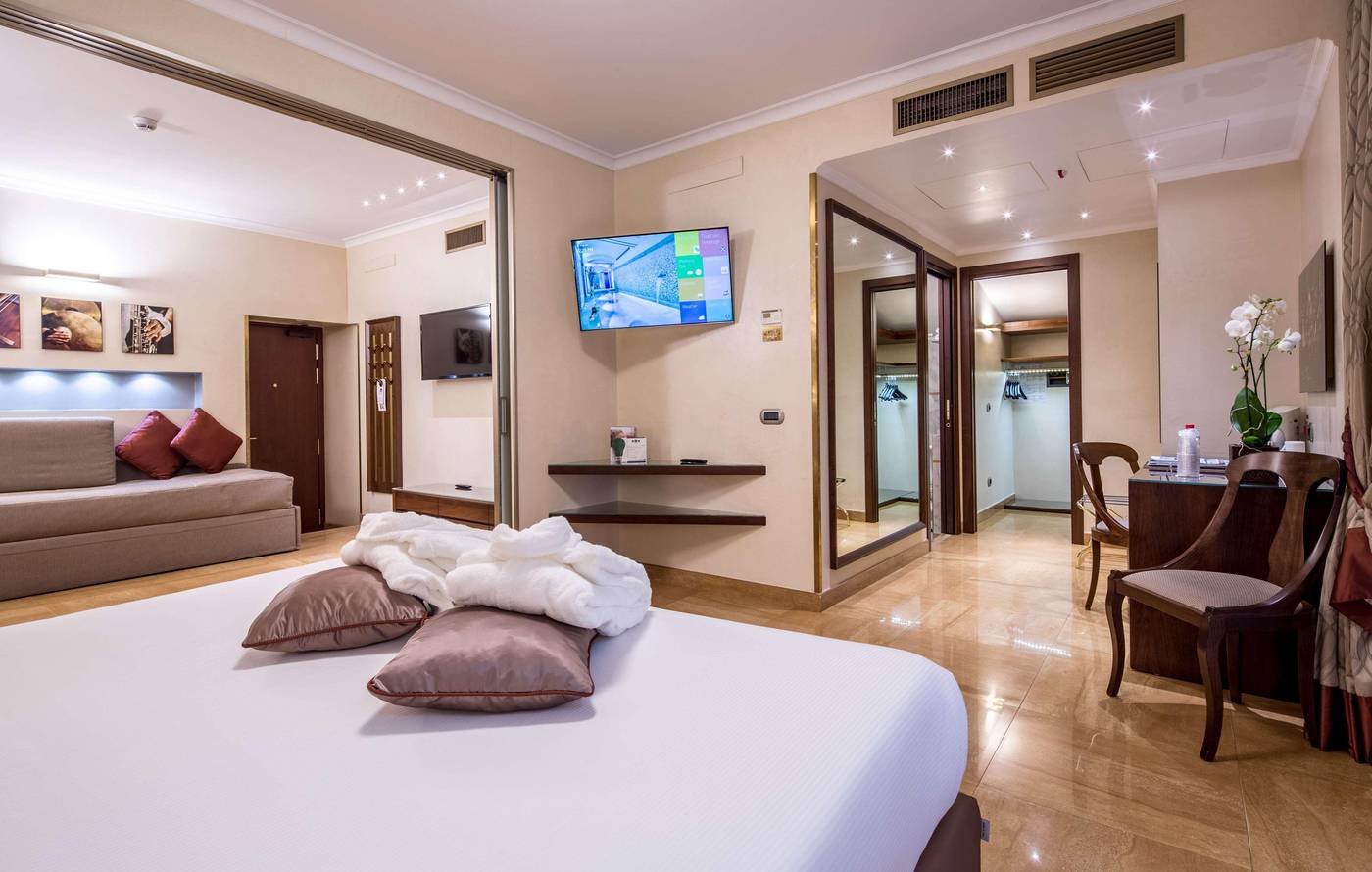 Best-Western-Plus-Hotel-Galles-Room-35