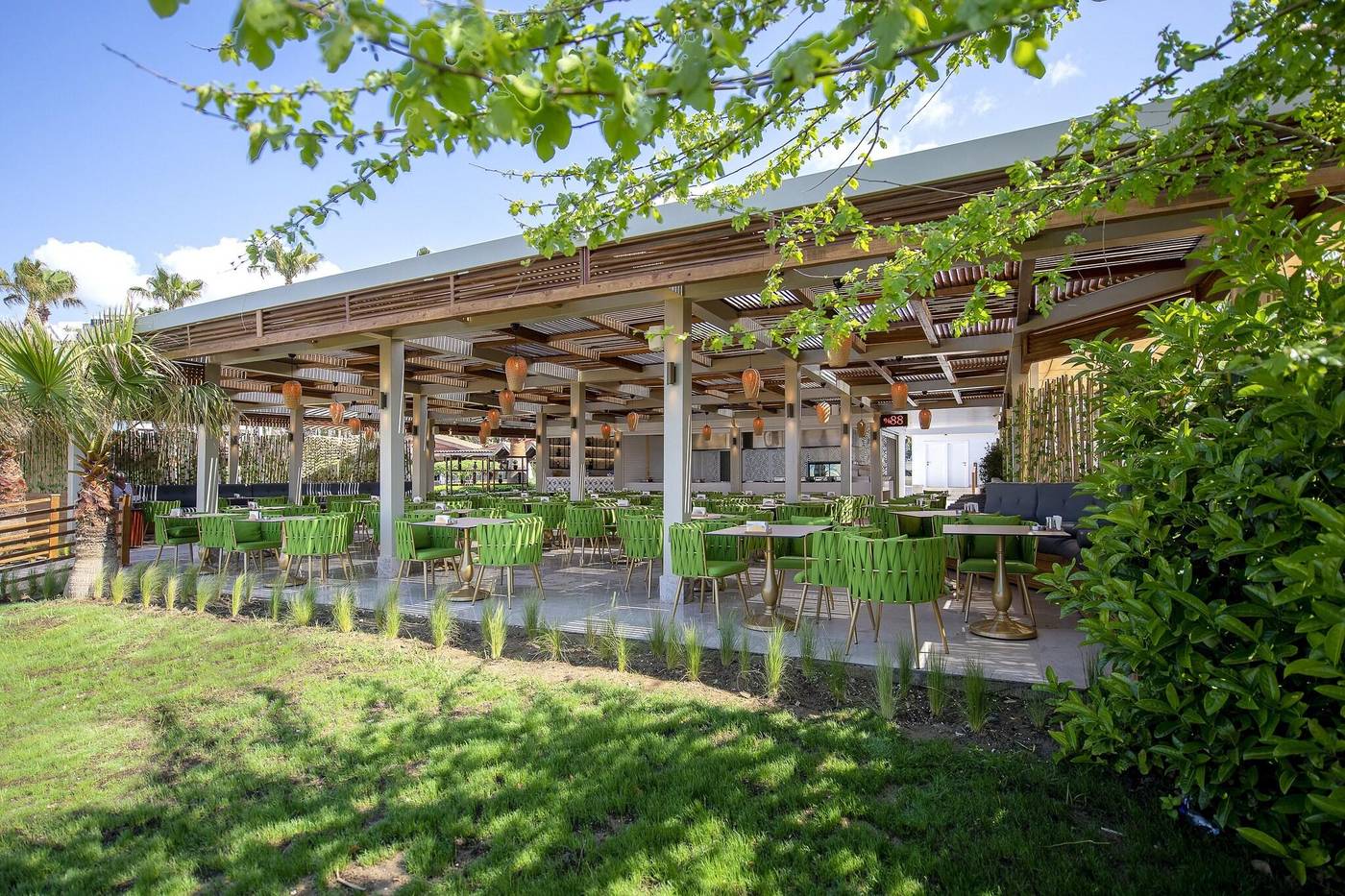 Side-Premium-Restaurant-19