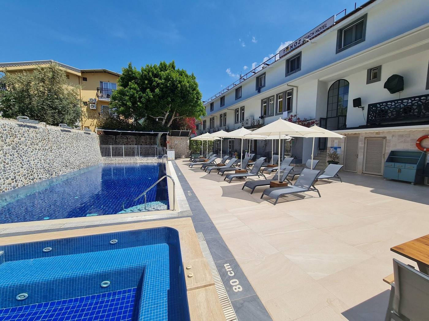 Tonoz-Beach-Hotel-Pool-6