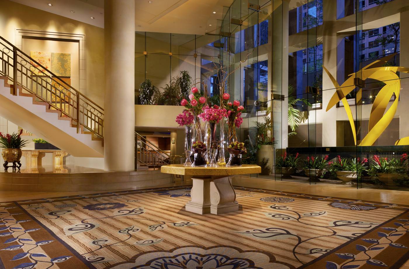 Omni-Los-Angeles-Hotel-at-California-Plaza-Lobby-17