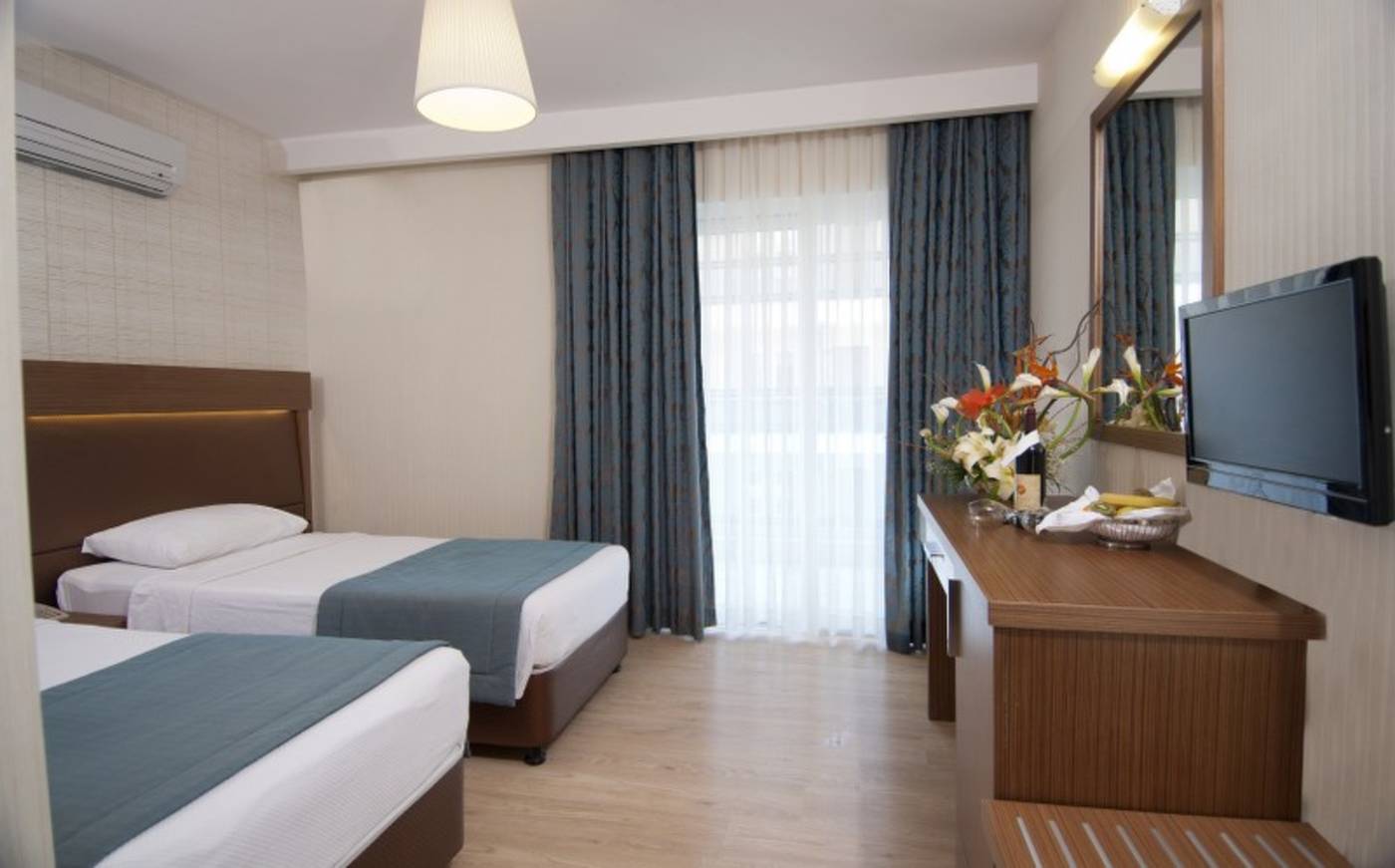 Supreme-Hotel-Room-15