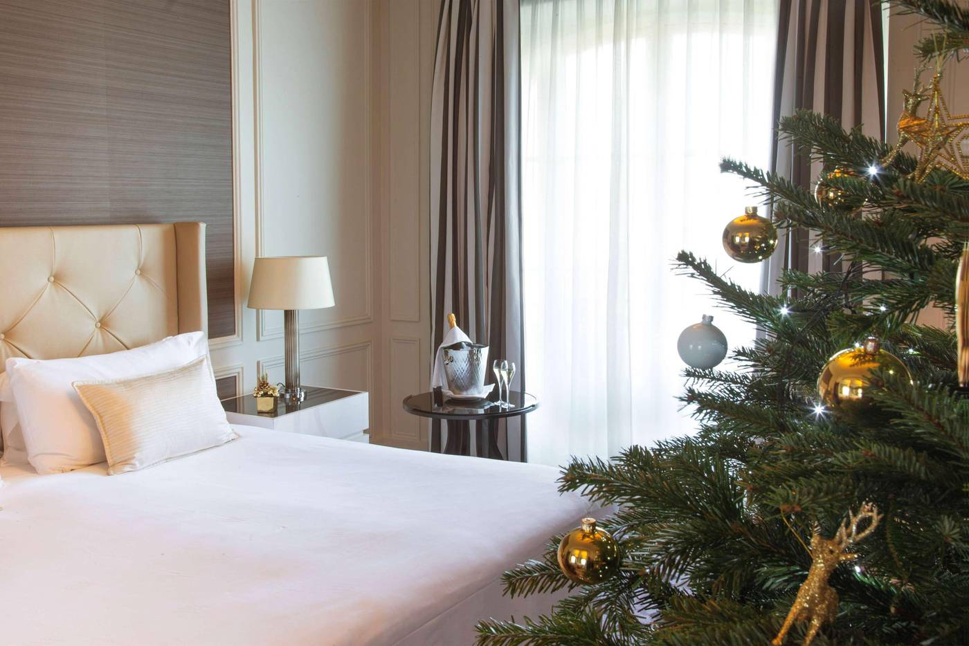 Waldorf-Astoria-Versailles---Trianon-Palace-Room-42