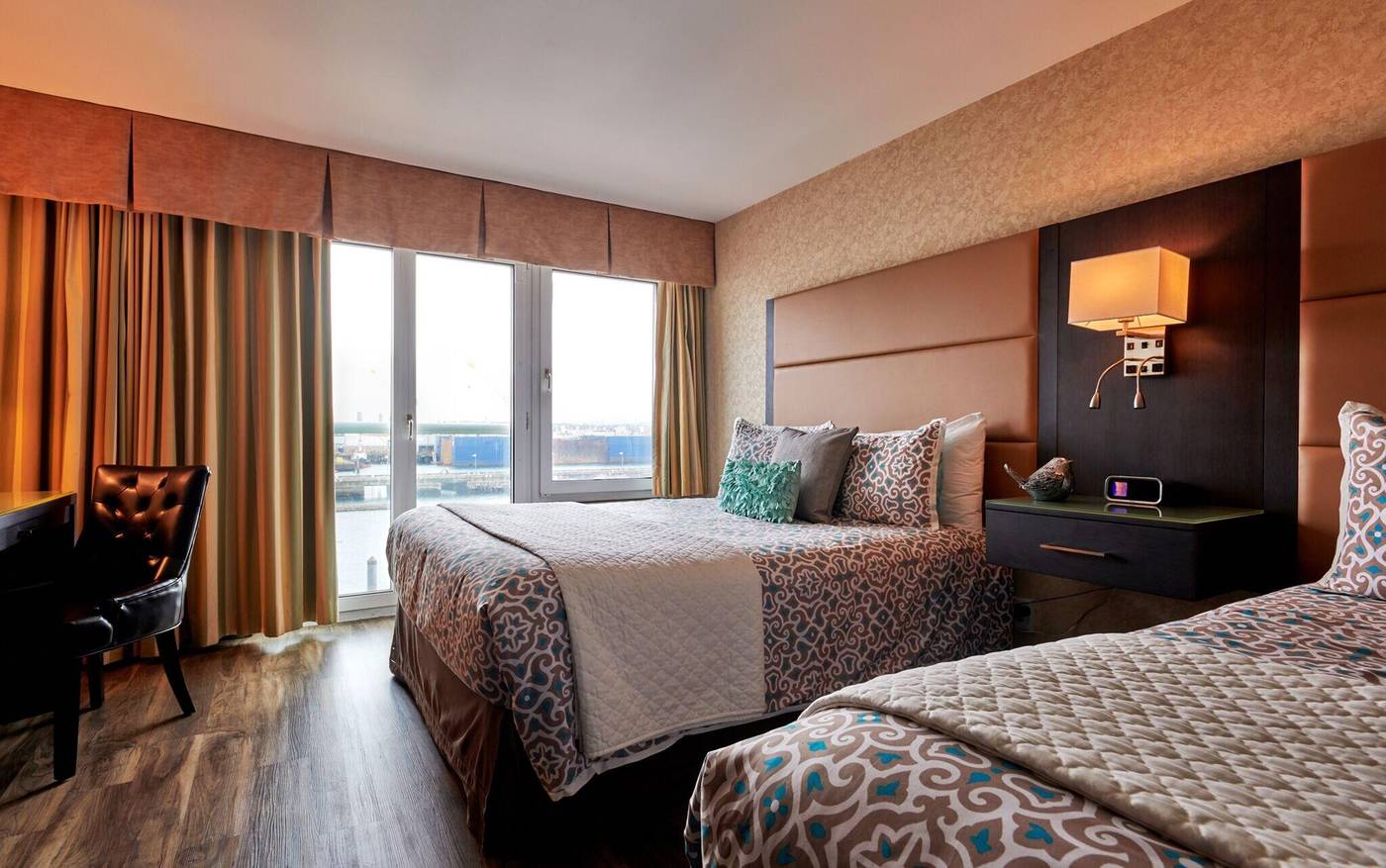 The-Lonsdale-Quay-Room-7