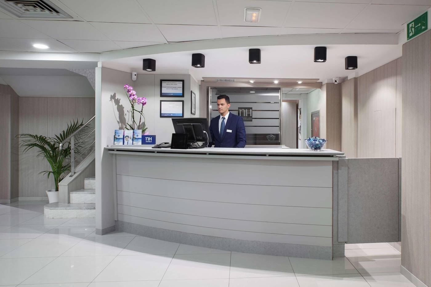 NH-Las-Palmas-Playa-las-Canteras-Lobby-28