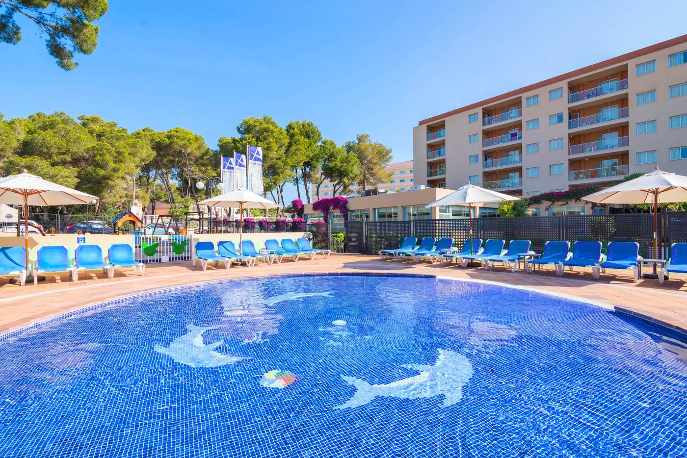 Hotel-Atlantic-by-LLUM-Pool-1