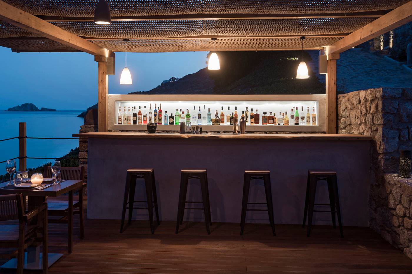 Casa-Del-Mar-Mykonos-Seaside-Resort-Bar-8