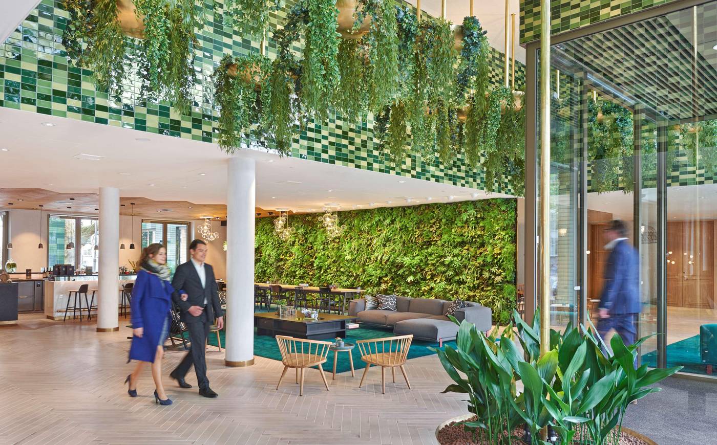 Hyatt-Regency-Amsterdam-Lobby-17