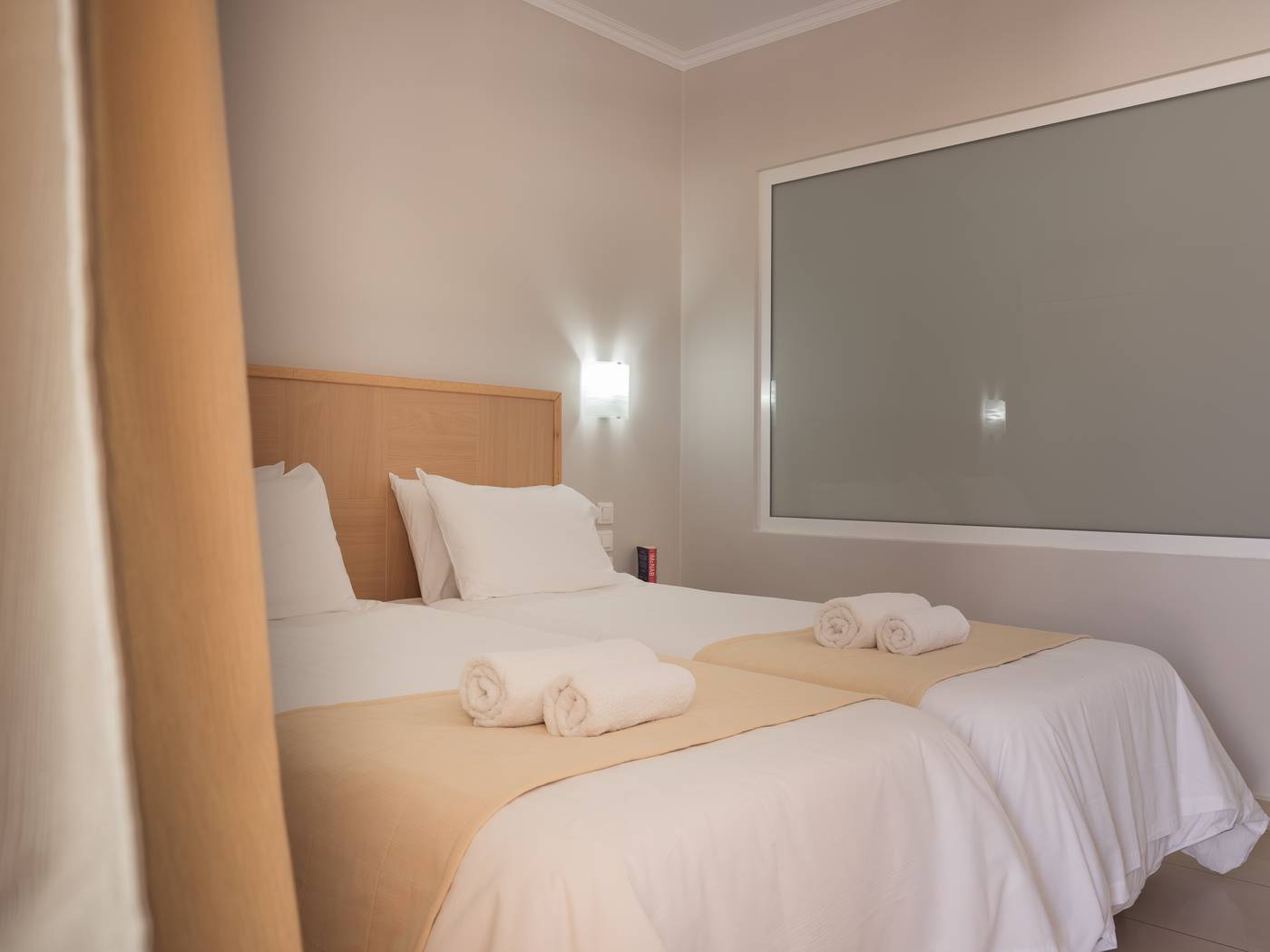 Tsilivi-Admiral-Room-12