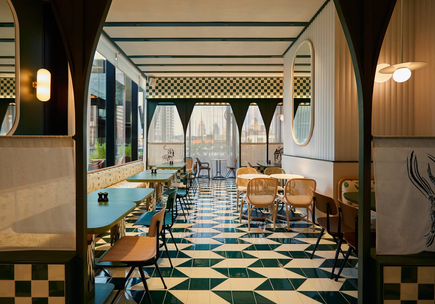 The-Standard--Bangkok-Mahanakhon-Restaurant-15