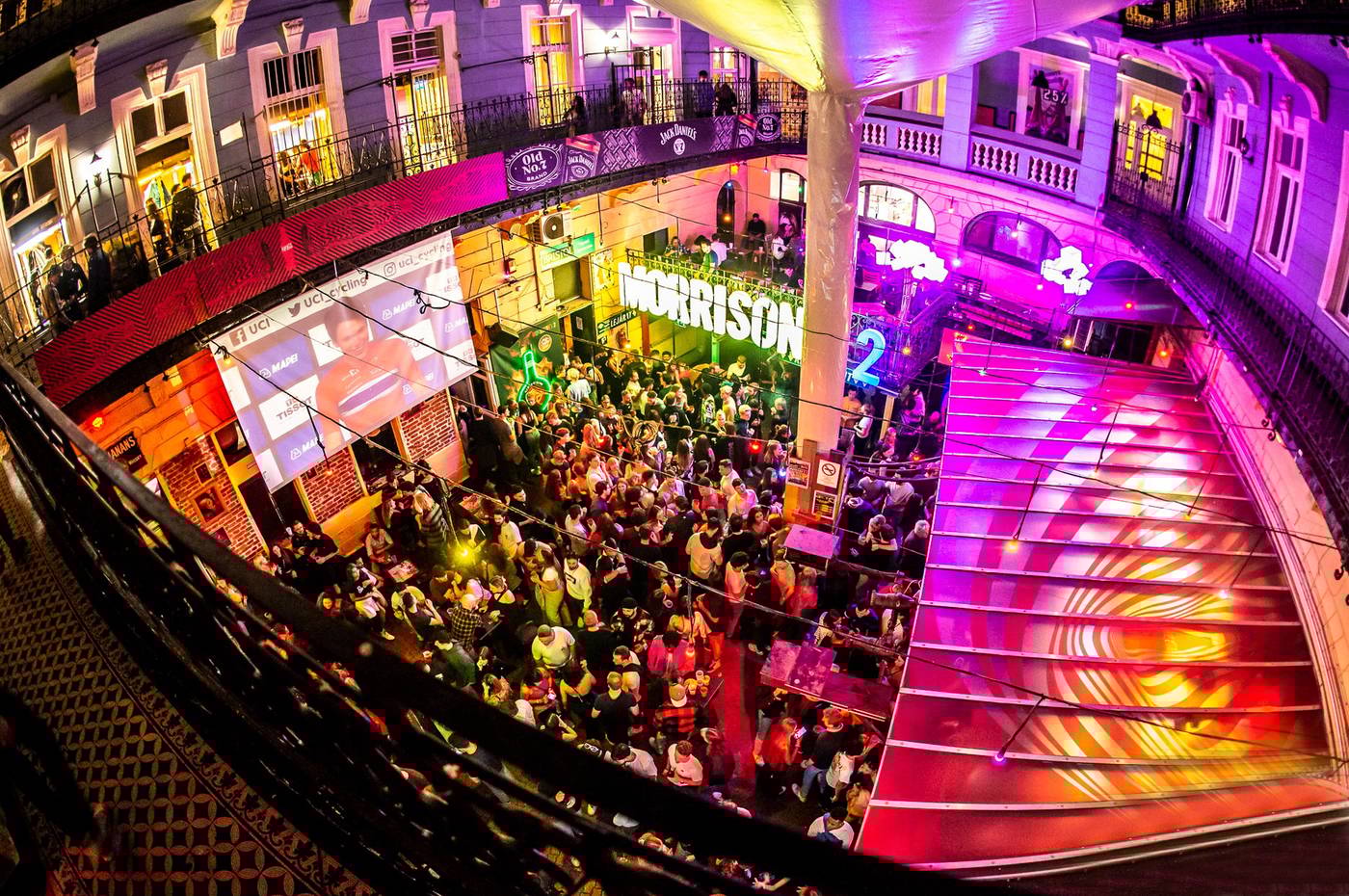 Full-Moon-Budapest-Bar-12