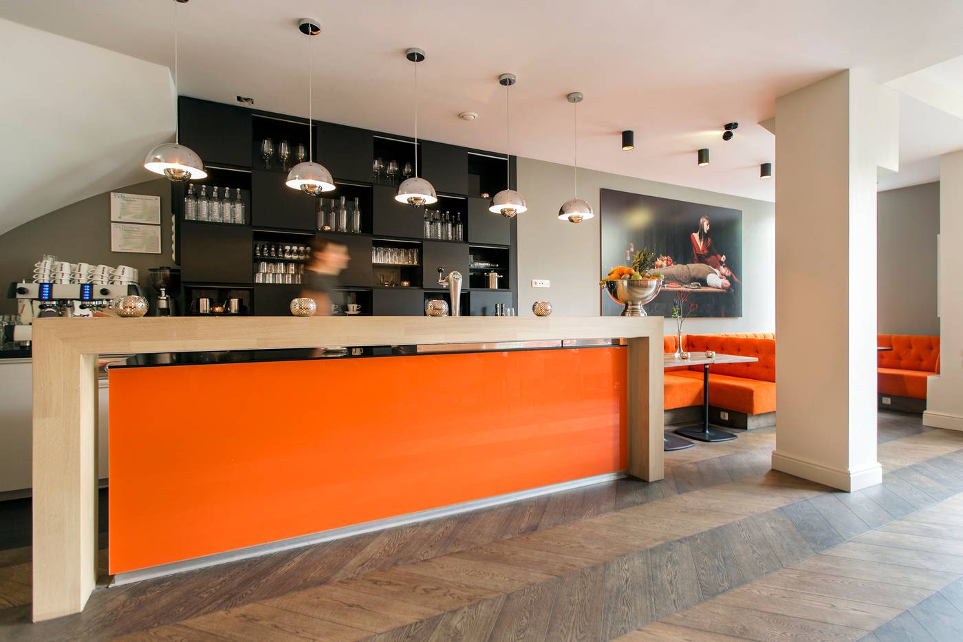 Amsterdam-Canal-Hotel-Bar-10