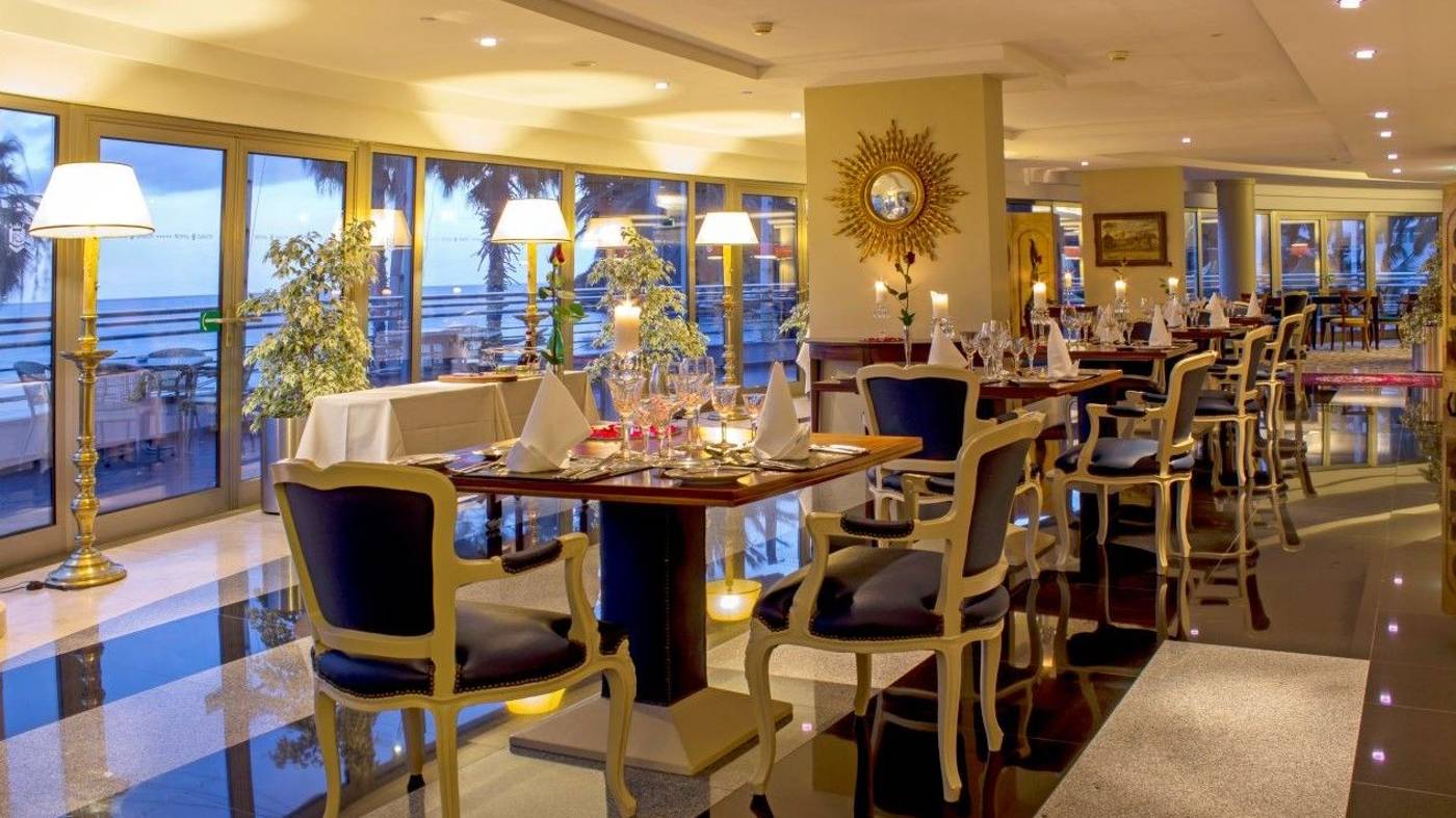 Royal-Savoy-Restaurant-41