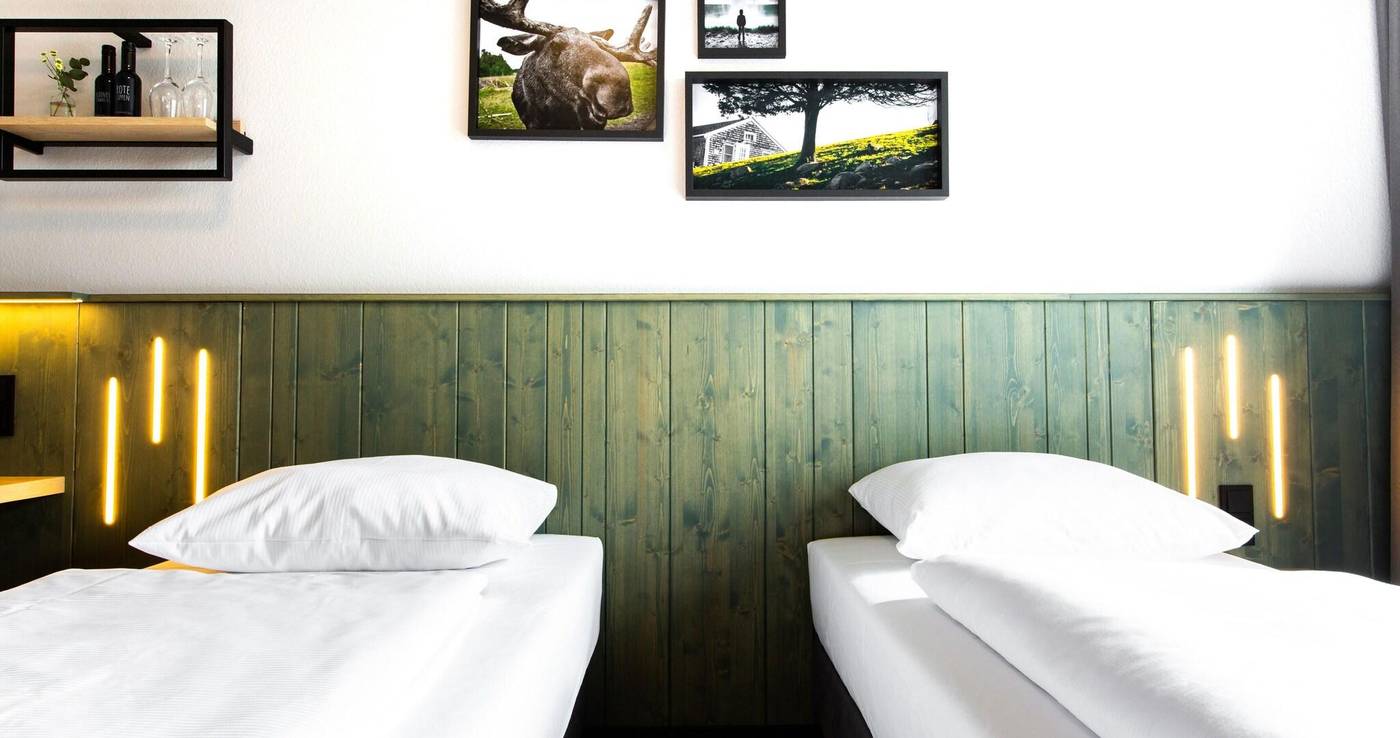 Lindemann-Hotel-Fjord-Room-21