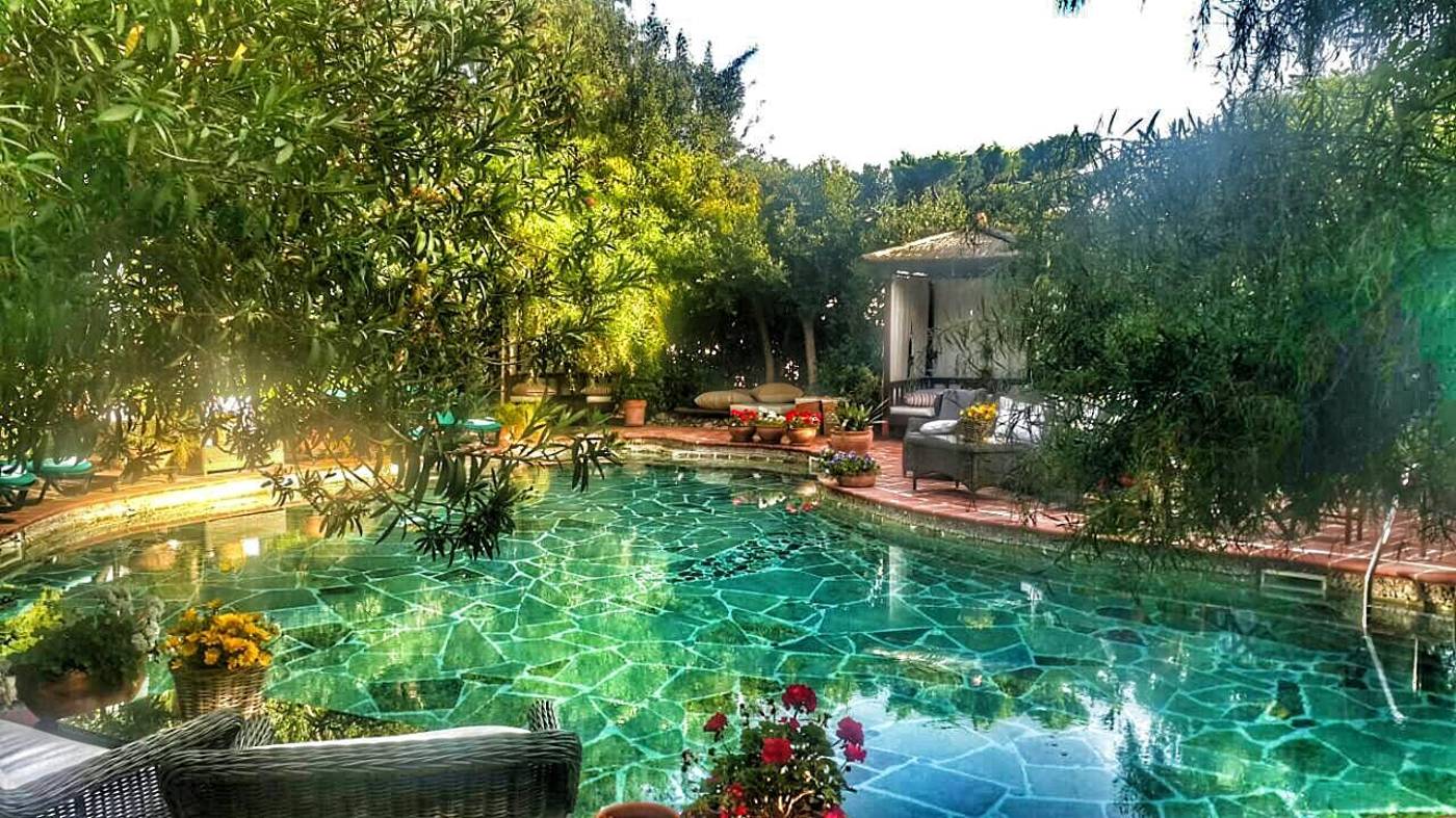 El-Vino-Hotel-Suites-Lobby-6