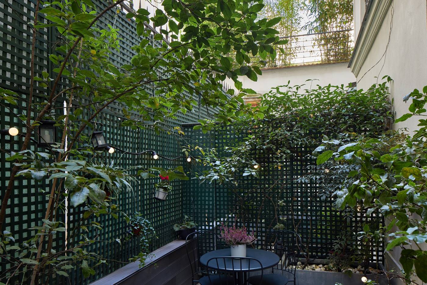 Les-Plumes-Hotel-Lobby-31