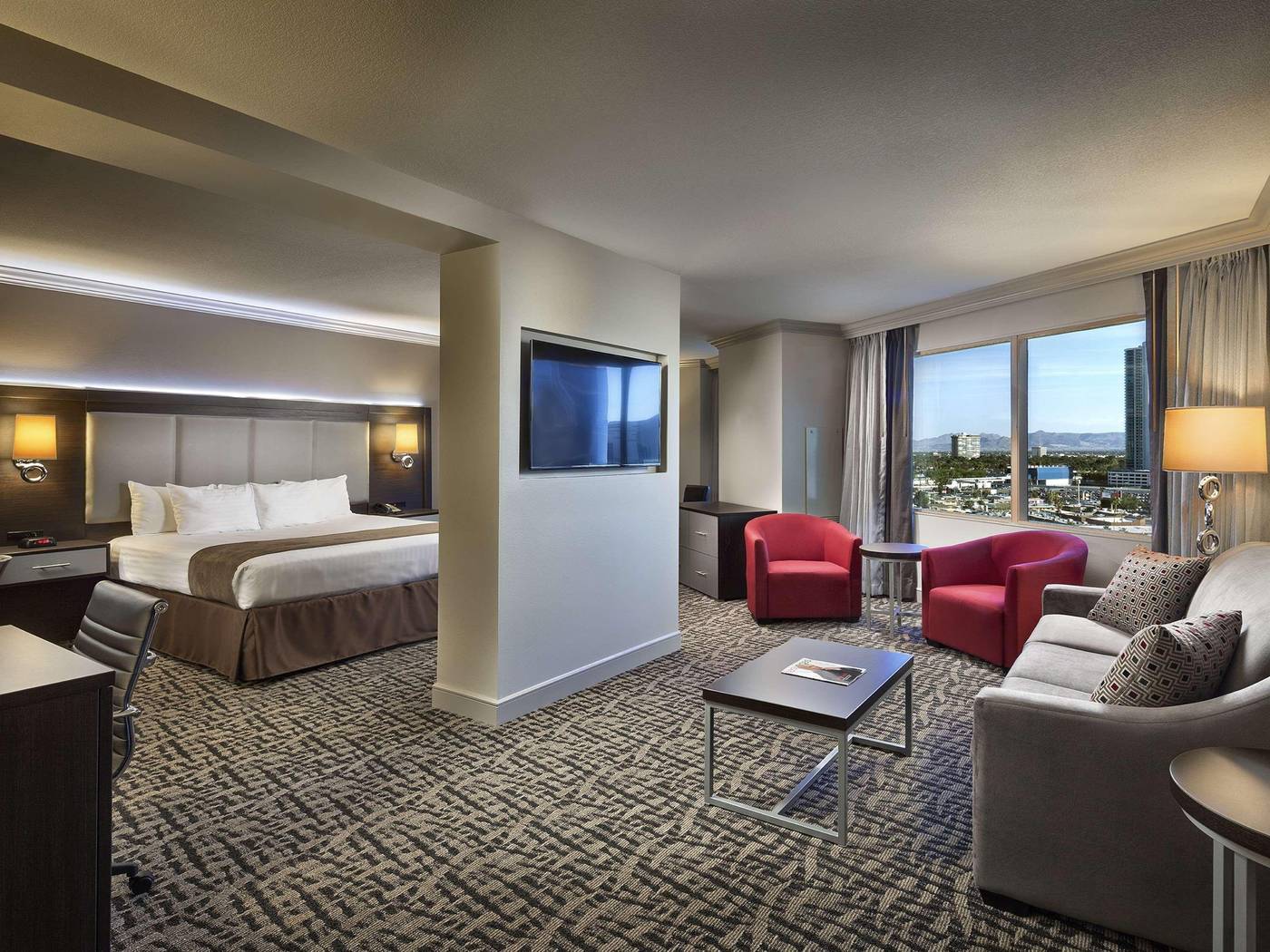 The-Strat-Hotel--Casino---Tower-Room-30