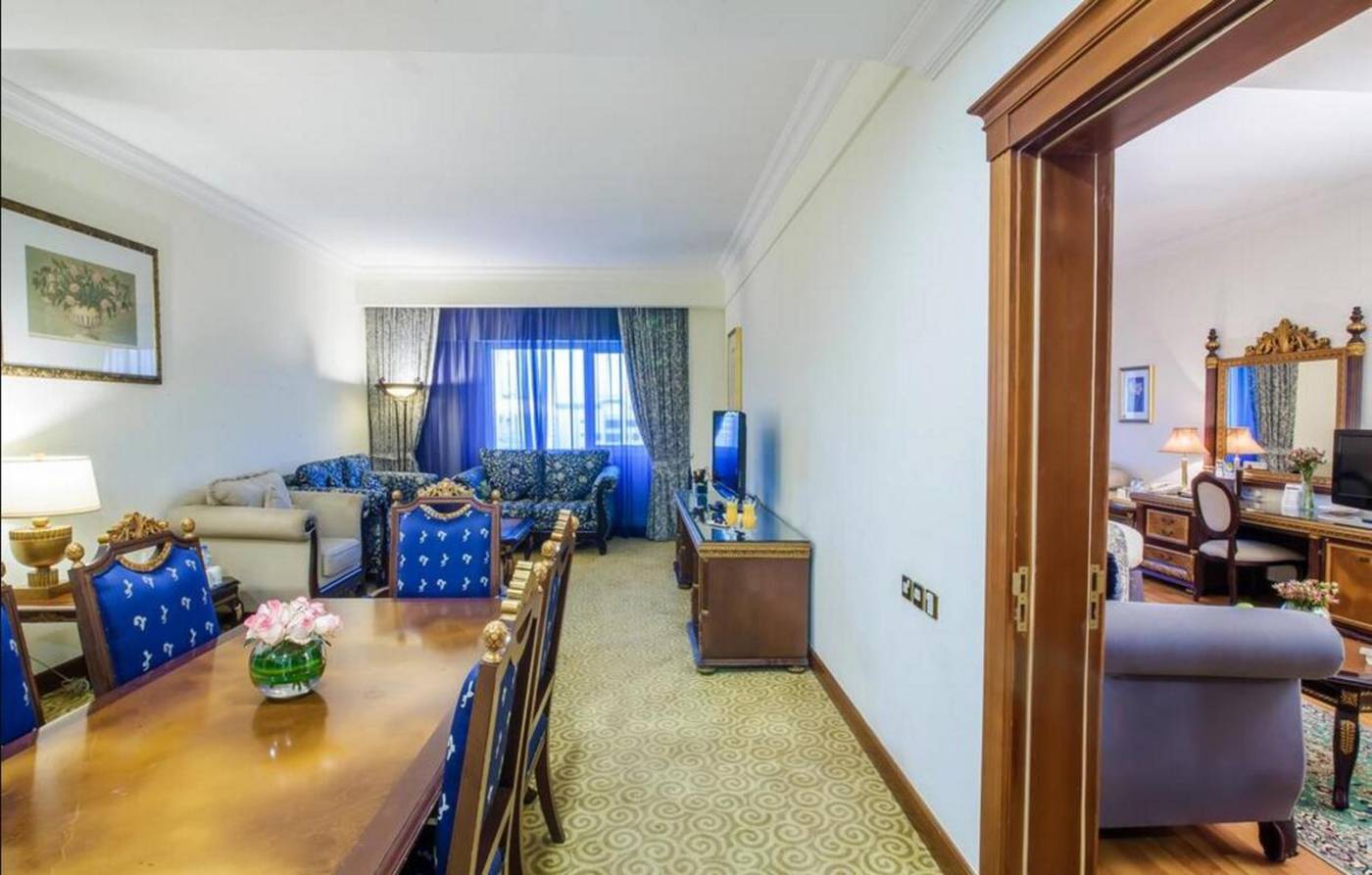 Grand-Excelsior-Bur-Dubai-Room-30